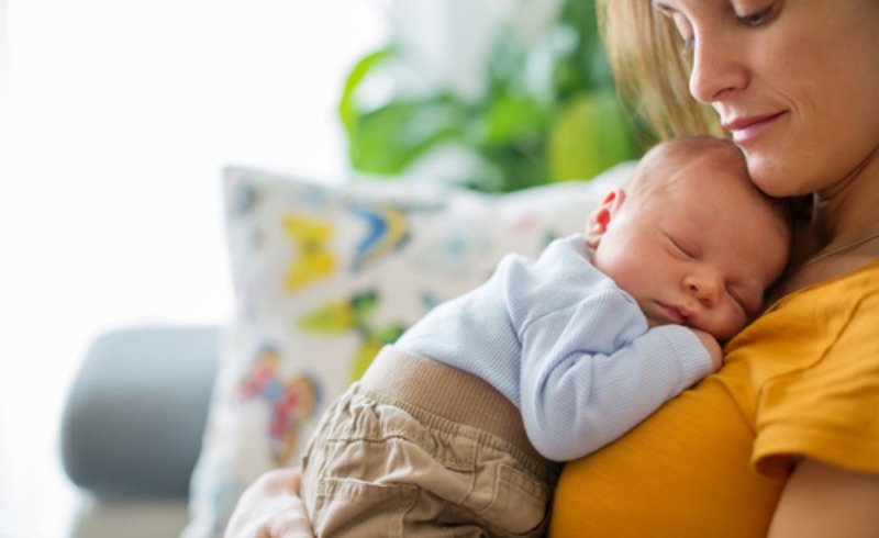 Bebeklerde Güvenli Bağlanma: Uzman Psikolog Ezgi Eyüboğlu Anlatıyor