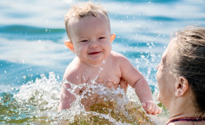 Bebekler Ne Zaman Denize ve Havuza Girebilir?