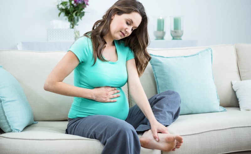 Hamilelikte Ayak Şişmesi: Nedir, Nedenleri ve Tedavisi