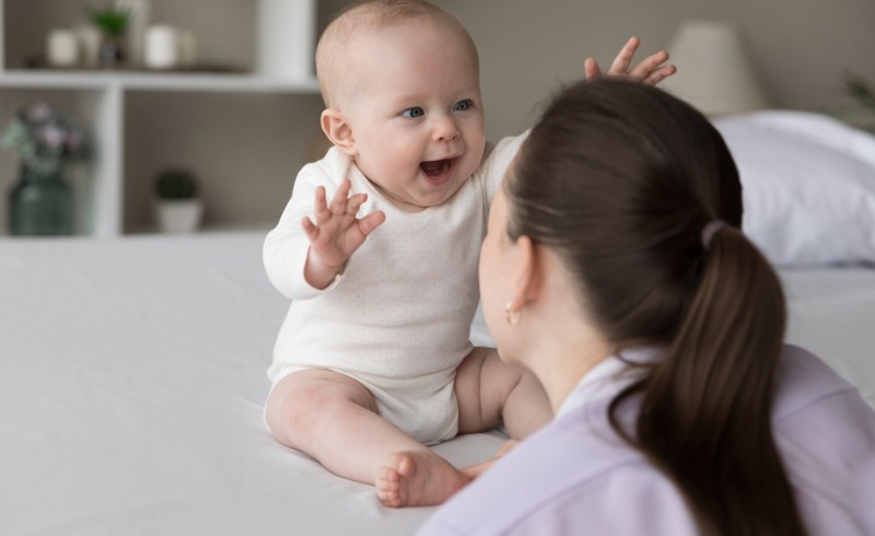 7 Aylık Bebek: Ne Yapar, Kaç Kilo Olmalı, Gelişimi